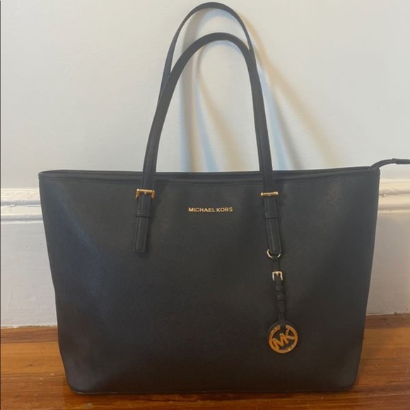 Michael Kors Jet Set Tote Bag - Picture 4 of 9